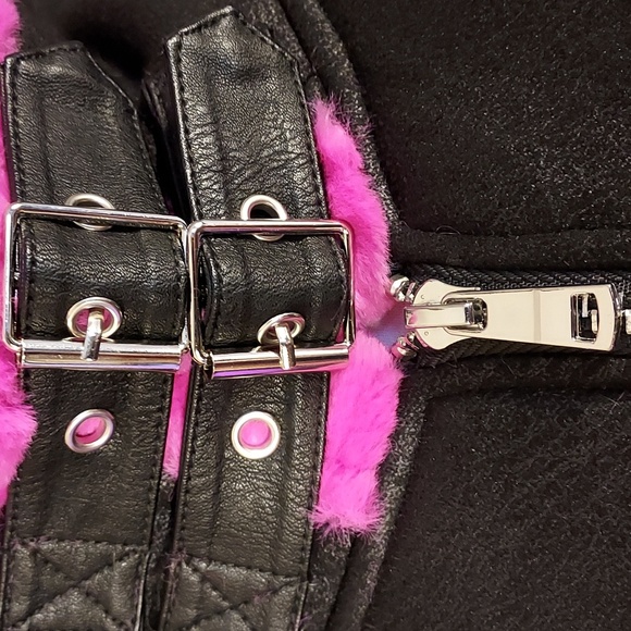 B. Coature NWT Black & Hot Pink Faux Fur Cropped Bomber Moto Jacket Size L - Picture 5 of 8